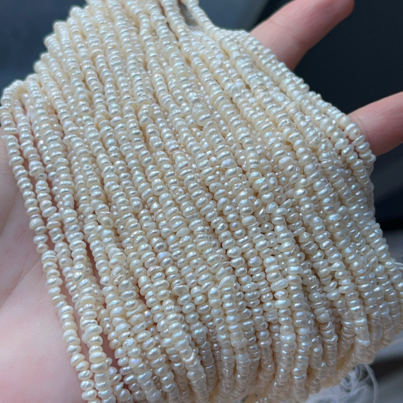 Ogrlica od bisera slatkovodne, oblik ovalan/okrugli, 925 srebro, 5 cm produžna lančić, prilagodljivo
