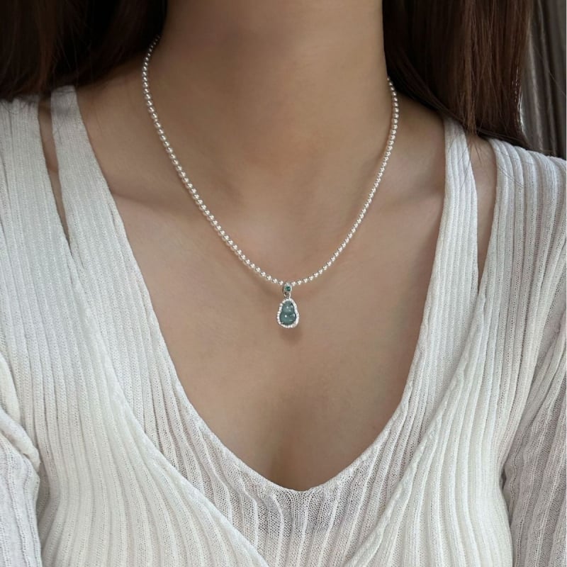 Colier cu pandantiv în formă de dovleac, din argint 925, lanț cu perle, lucrat manual