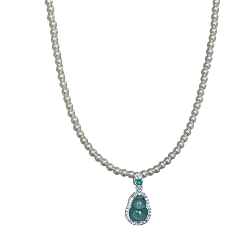 Colier cu pandantiv în formă de dovleac, din argint 925, lanț cu perle, lucrat manual