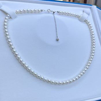 Ogrlica od slatkovodnih bisera, kružni oblik, 925 srebro, opseg 41-50 cm