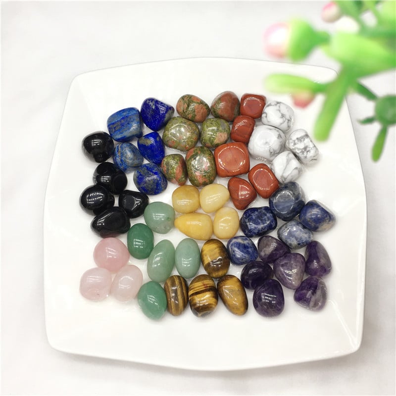 Pietre șlefuite din cristal – material natural, proces de șlefuire, formă geometrică, personalizare disponibilă