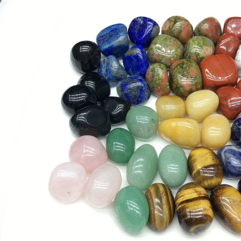 Pietre șlefuite din cristal – material natural, proces de șlefuire, formă geometrică, personalizare disponibilă