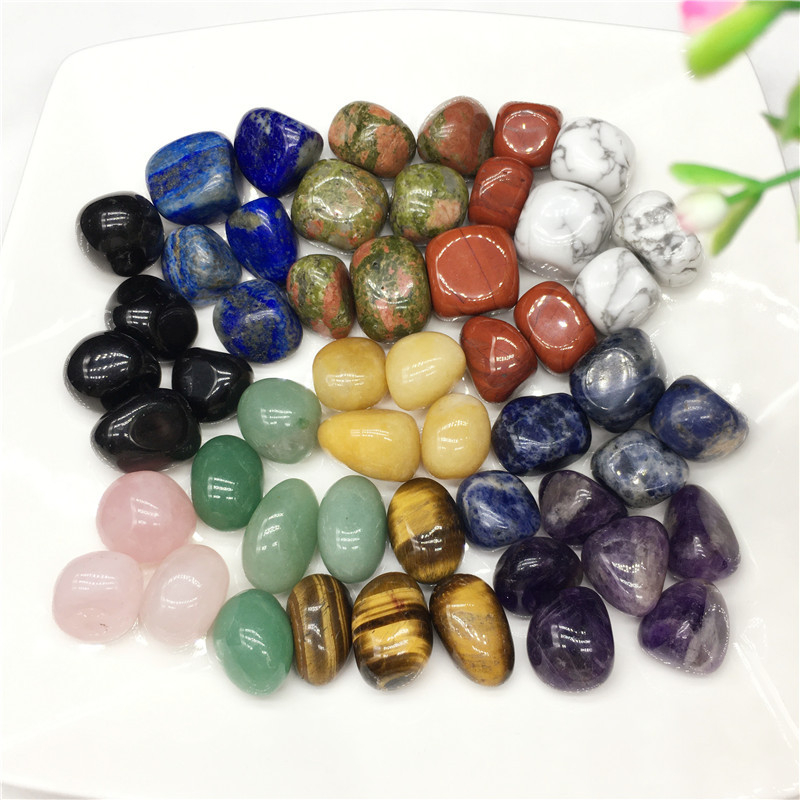 Pietre șlefuite din cristal – material natural, proces de șlefuire, formă geometrică, personalizare disponibilă