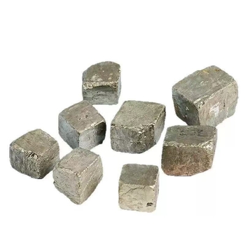 Ornament cub Cuprite natural, pentru învățământ geologic, claritate VS2