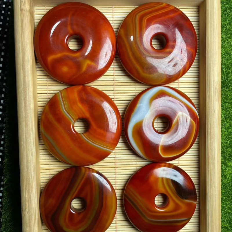 Agaāts ar Ping An sprādzi — juvelierizstrādājumu komplekts, 2023. gada pavasaris