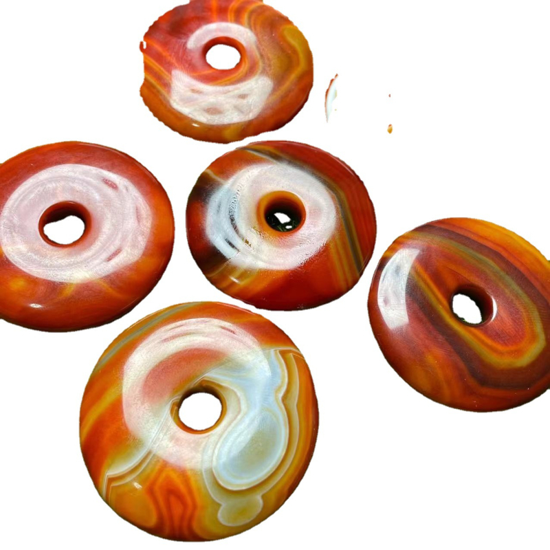 Agaāts ar Ping An sprādzi — juvelierizstrādājumu komplekts, 2023. gada pavasaris