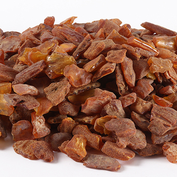 Pandantiv din chihlimbar baltic – Material: chihlimbar; Proces: natural; Sursă: naturală; Stil: minimalist modern; Ambalare: ambalaj independent