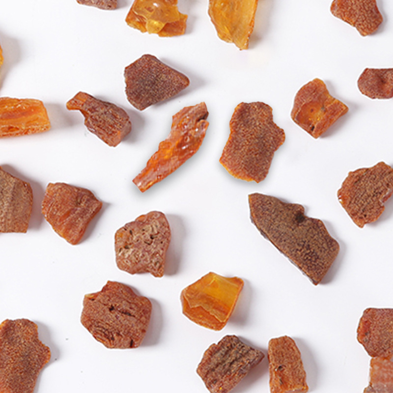 Pandantiv din chihlimbar baltic – Material: chihlimbar; Proces: natural; Sursă: naturală; Stil: minimalist modern; Ambalare: ambalaj independent