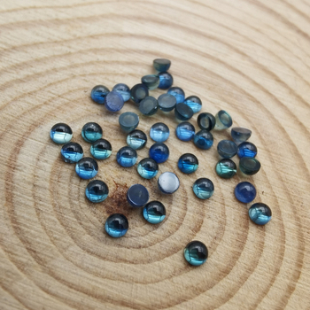 Safir natural rotund – claritate VS, bază plată, piatră semi-finisă