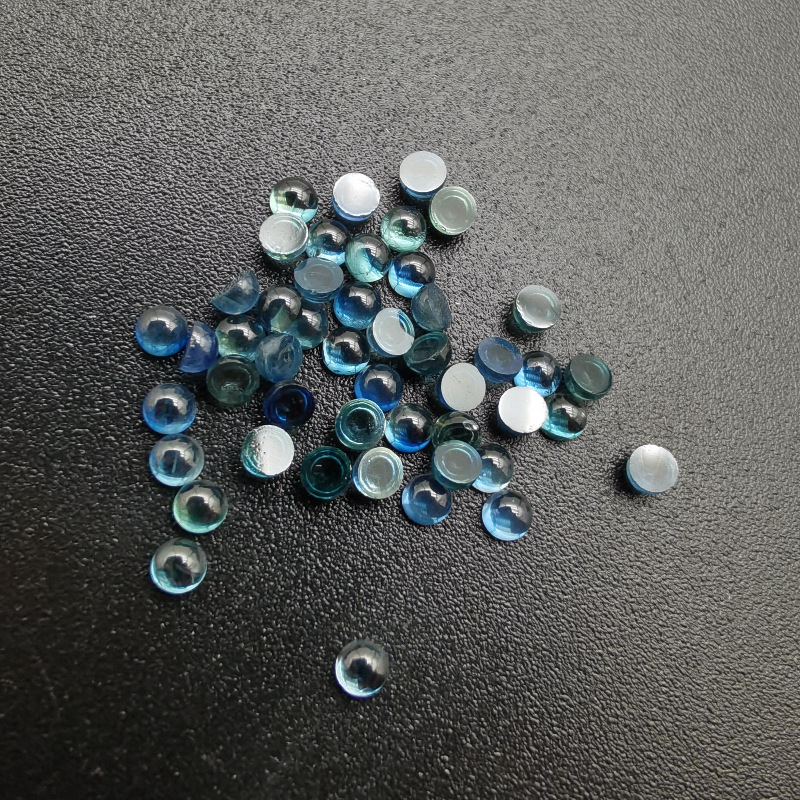 Safir natural rotund – claritate VS, bază plată, piatră semi-finisă