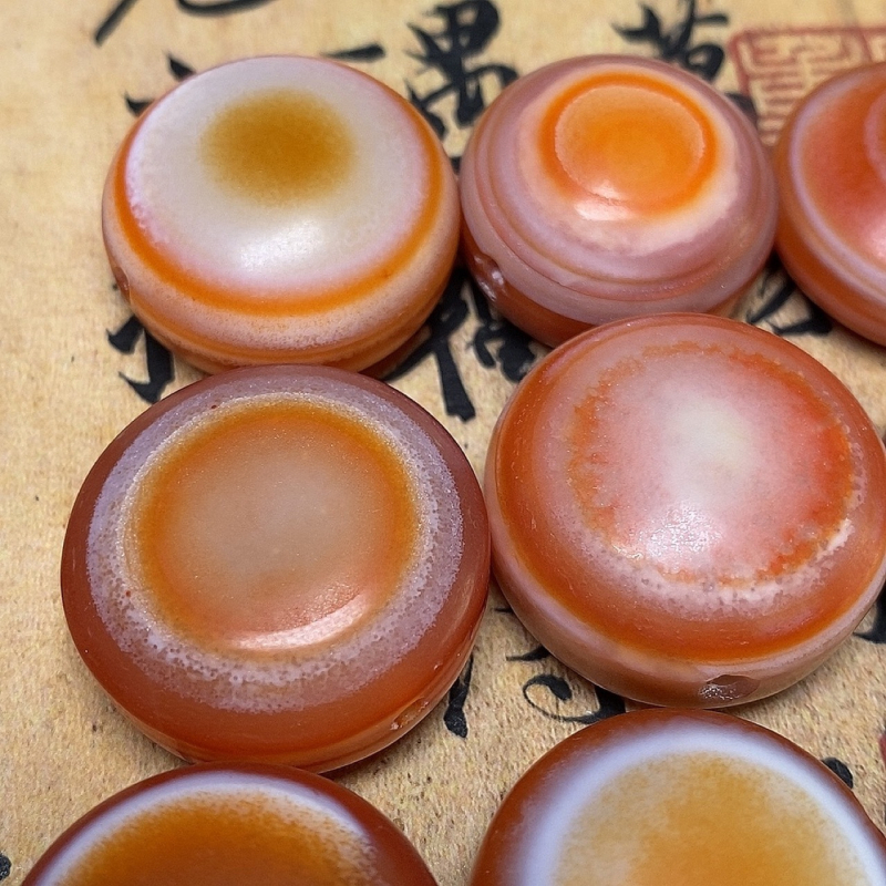 Ahāta acs kulons - tīģera raksts (neapstrādāts akmens, Bayu, Liaoning)