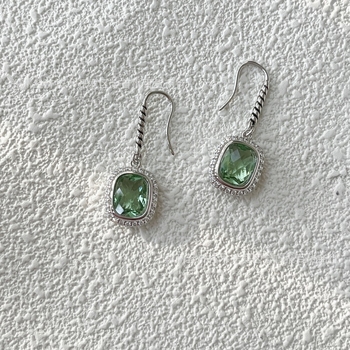 Aranyozott sárgaréz fülbevalók csavart dróttal és mikroinlay-vel, 2023 tavasz, Fashion OL