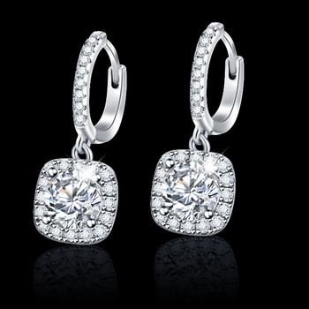 Moissanit fülbevalók nőknek – rézalap, ezüstbevonat és 925-ös ezüst rész, négyzet alakú