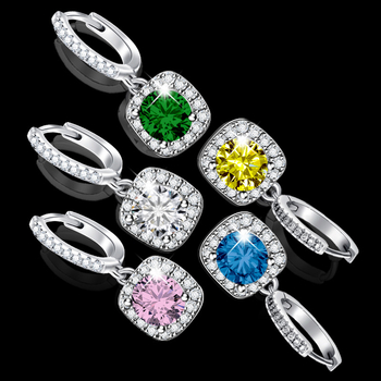 Moissanit fülbevalók nőknek – rézalap, ezüstbevonat és 925-ös ezüst rész, négyzet alakú