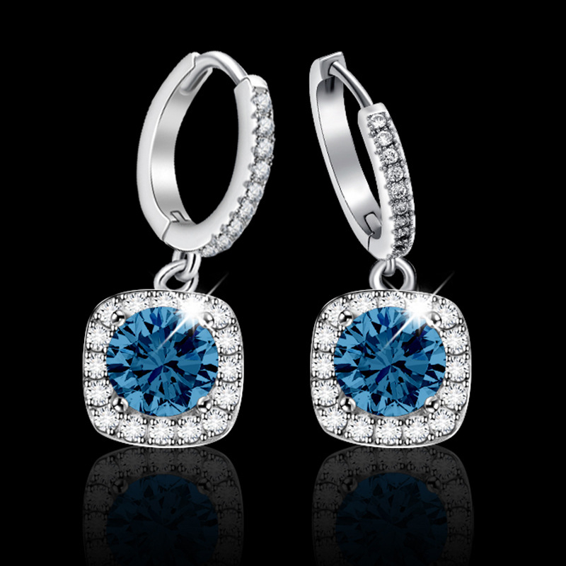 Moissanit fülbevalók nőknek – rézalap, ezüstbevonat és 925-ös ezüst rész, négyzet alakú