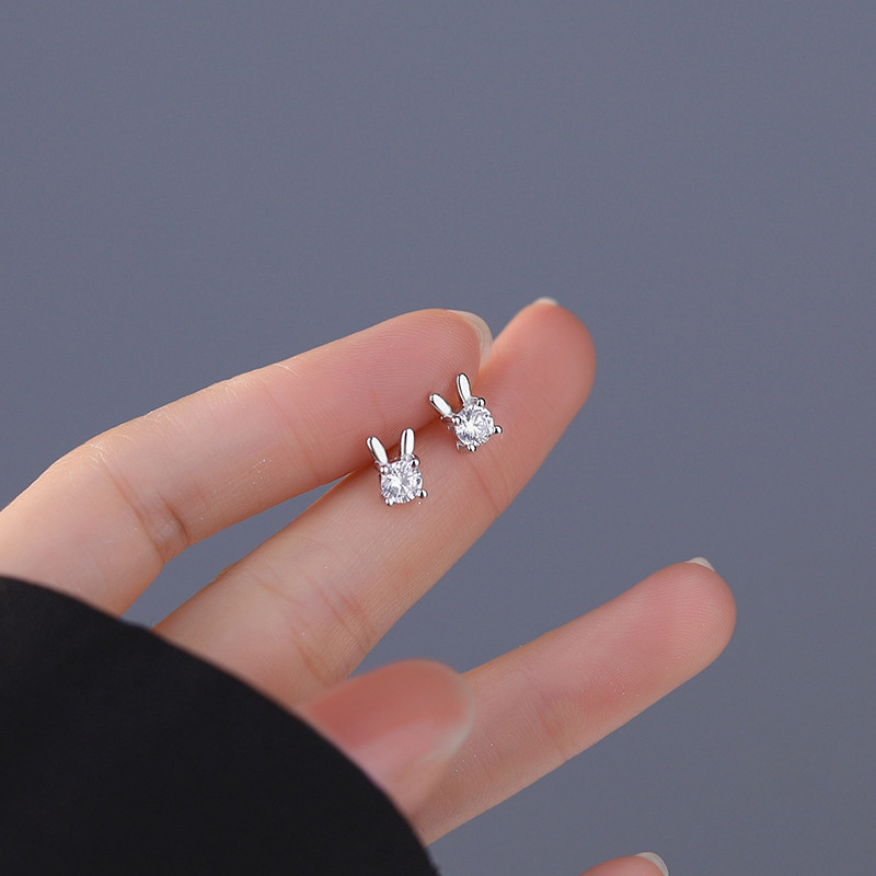 Nyúl alakú fülbevaló 925-ös ezüstből, cirkónium beépítéssel, koreai stílusú, nőknek