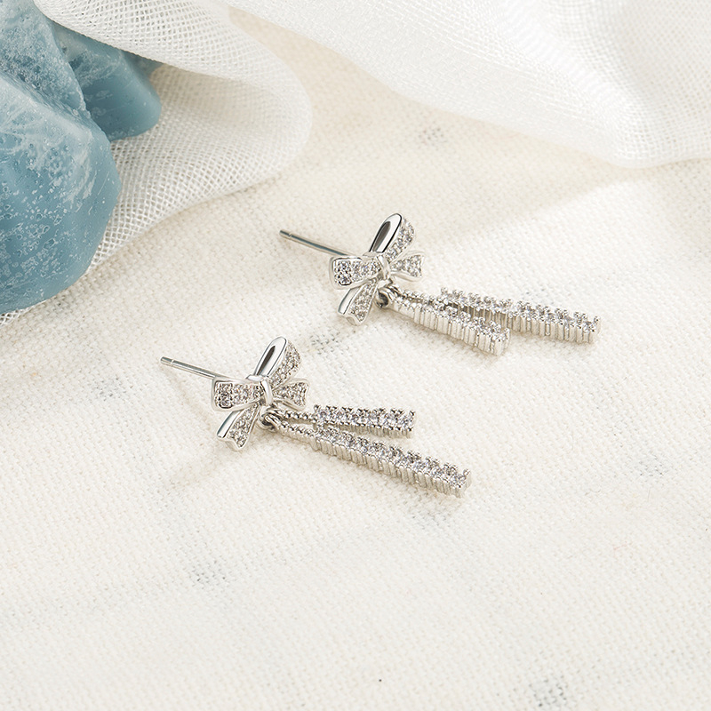 Naušnice s mašnicom i resicama, lagani luksuz stil, model 1305, ljeto 2022 (Materijal: Bakar; Model: 1305; Stil: Mašna; Sezona: Ljeto 2022; Kategorija: Naušnice)