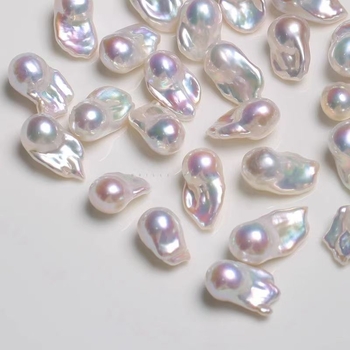 Barokssed merepärlitega kõrvarõngad – käsitöö, kalasaba kujundus, looduslikud pärlid, 2025 kevad