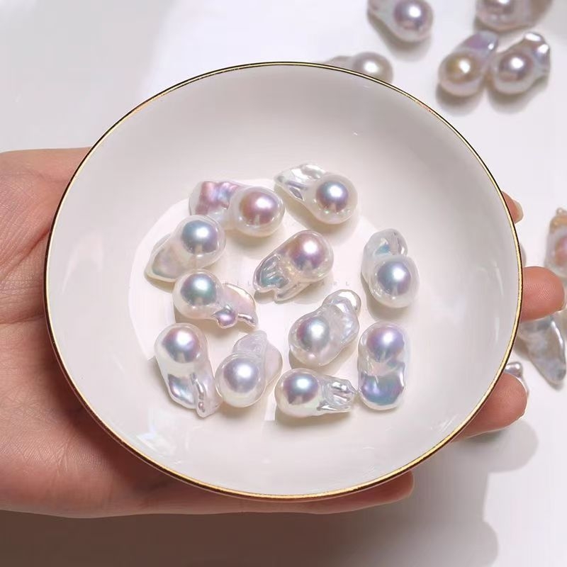 Barokssed merepärlitega kõrvarõngad – käsitöö, kalasaba kujundus, looduslikud pärlid, 2025 kevad