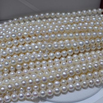 Ogrlica s prirodnim slatkovodnim biserima, oblik blizu kružnice, 925 srebrni elementi