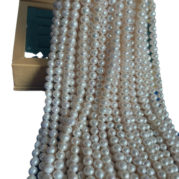 Margele od sladkovodnih bisera gotovo okruglog oblika — Bare Stone stil, gole bisere, proljeće 2024