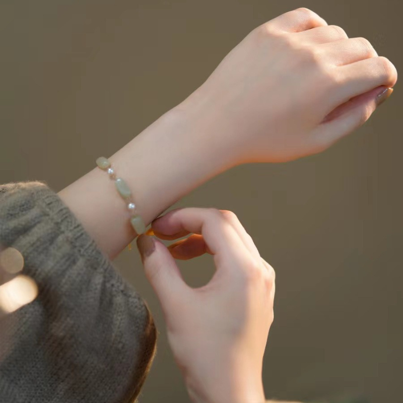 Narukvica od nefrita, ručno izrađena, ženski stil, geometrijski dizajn