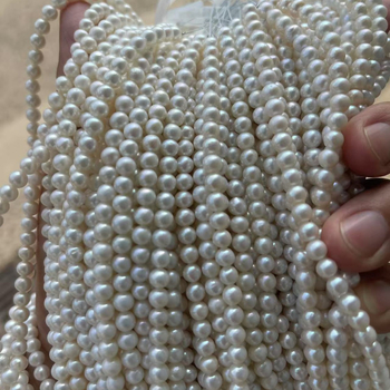 Ogrlica od slatkovodnih bisera, gotovo okruglog oblika, 925 srebra, podrijetlo Zhuji, proljeće 2024