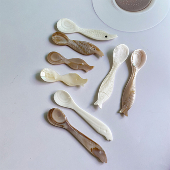 Lingură din cochilie de perlă, lucrată manual, gravată, suprafață lustruită, pentru uz casnic – amestec cafea și desert