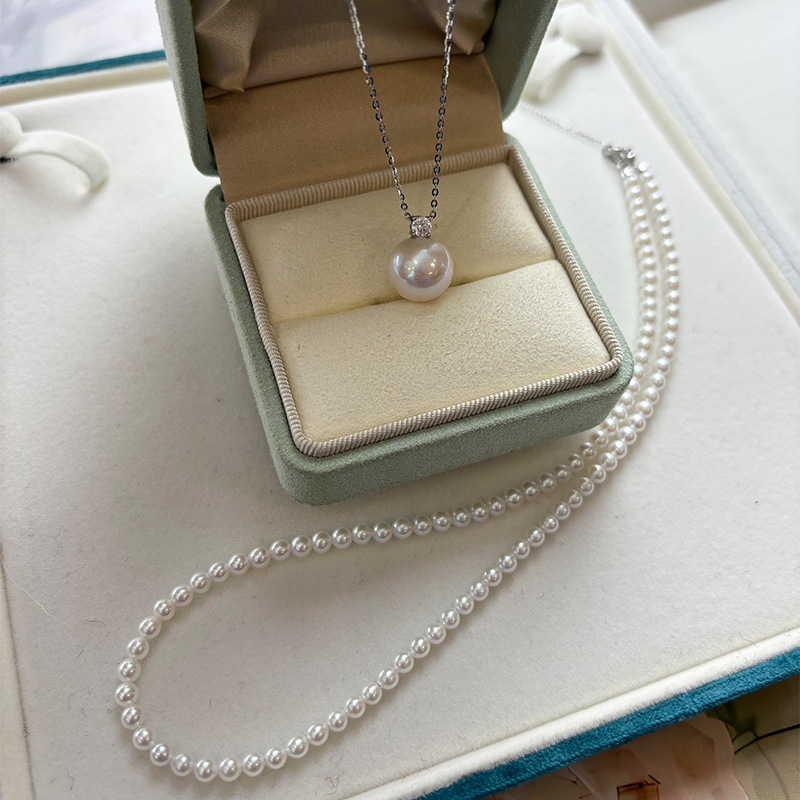 Frissvízi gyöngyökből készült nyaklánc, valódi kerek gyöngyök, ezüst 925, tavasz 2024 (frissvízi gyöngyök; valódi kerek formák; ezüst 925; tavasz 2024)