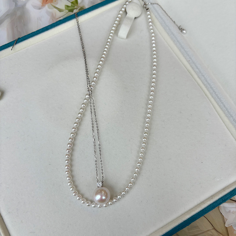 Frissvízi gyöngyökből készült nyaklánc, valódi kerek gyöngyök, ezüst 925, tavasz 2024 (frissvízi gyöngyök; valódi kerek formák; ezüst 925; tavasz 2024)