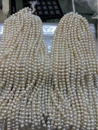 Perle de apă dulce, mărgele cu formă de cartof, fără nucleu; stil: Altul; clasificare perle: perle de apă dulce; tip produs: Altul