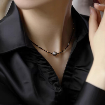 Ogrlica od imitacijiske perle s privjeskom od mother-of-pearl, Kun Ling, O- lanac, geometrijski dizajn