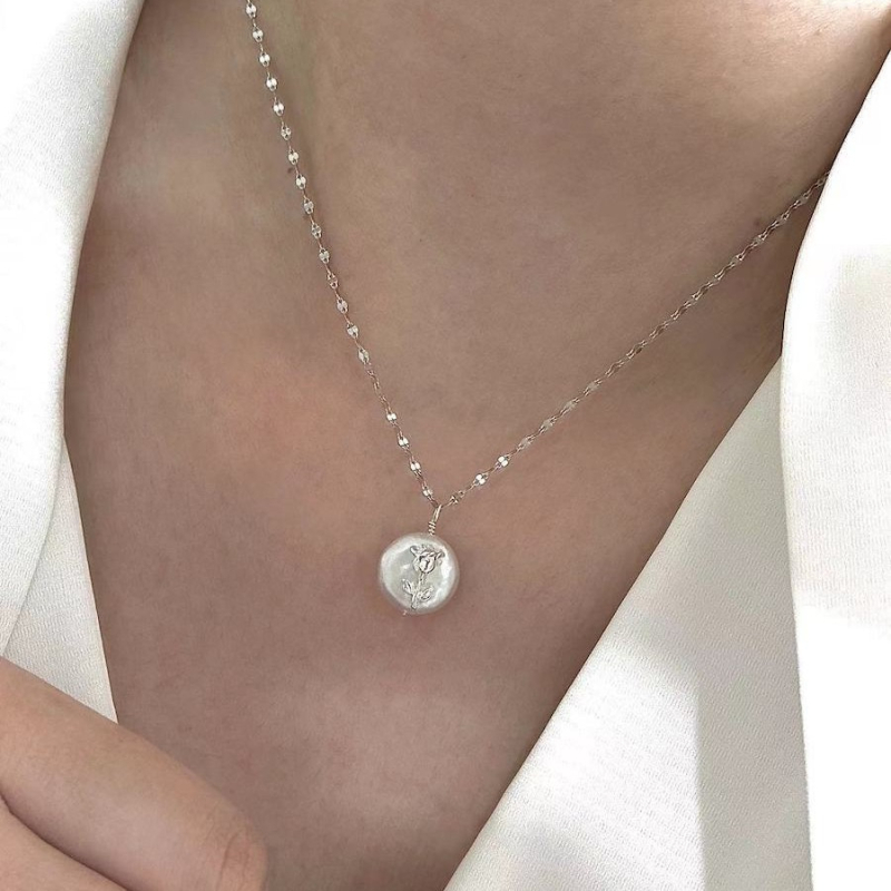 Colier din argint S925, pandantiv din sidef, lanț cu perle, design floral, stil lux ușor