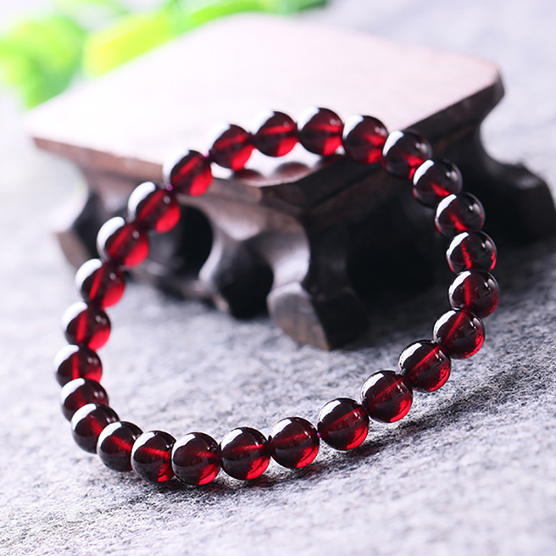 Естествен гранат гривна, еднообиколна, ръчна изработка, дамски стил, кръгли мъниста