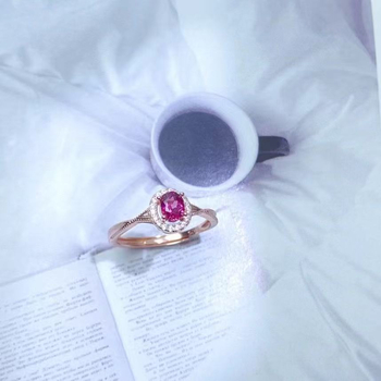 Prilagodljiv prsten od srebra 925 s prirodnim magnezij-aluminijskim granatom – elegantan ženski nakit