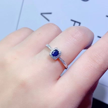 Prsten od srebra 925 sa safirom – vanjski četvrtasti oblik, unutarnji okrugli; safir kamen; elektroplating završetak; ženski casual nakit