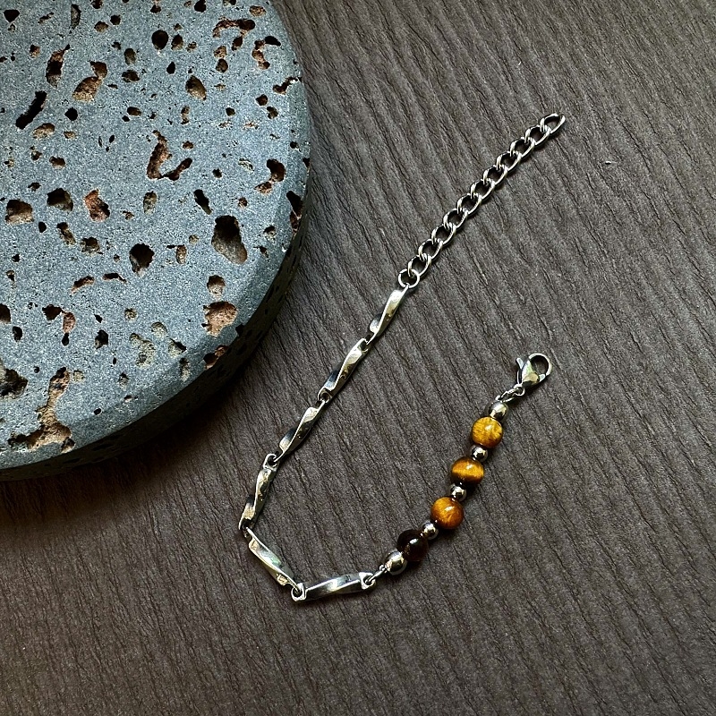 Mobius narukvica — minimalistički retro dizajn od nehrđajućeg čelika, ručna izrada, unisex, geometrijski stil (Nehrđajući čelik; Ručna izrada; Unisex; Geometrijski stil)