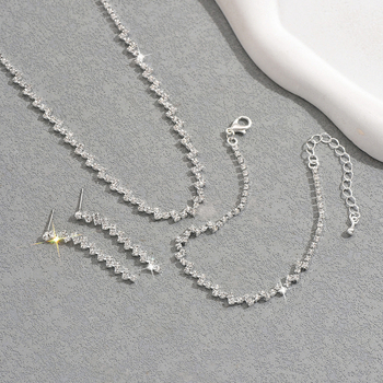 Ékszerszett (fülbevaló, nyaklánc és karkötő) rézből, elektropácolt felülettel, strassz medállal, oldalsó lánccal