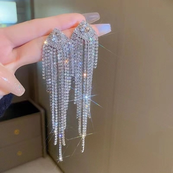 Fülbevaló és nyaklánc készlet rhinestone bojtokkal, elektroplatinált, szabályos lánccal, rhinestone medállal; minták: Szív, Vízcsepp, Harang