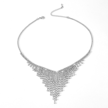 Fülbevaló és nyaklánc készlet rhinestone bojtokkal, elektroplatinált, szabályos lánccal, rhinestone medállal; minták: Szív, Vízcsepp, Harang