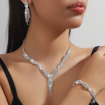 Esküvői ékszerszett: nyaklánc és fülbevaló rhinestone kövekkel, kulcscsont-alakú lánccal, növény és virág mintás, könnyed luxus stílus