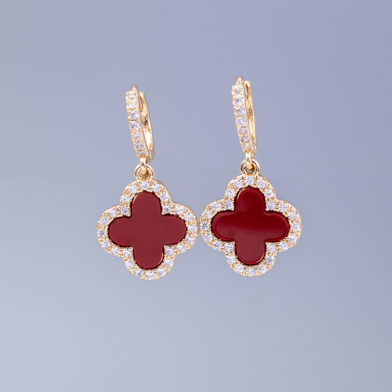 Ékszerkészlet: fülbevaló és nyaklánc koreai Tweed stílusban, négylevelű virág mintával és mikroberakott gyémántokkal, réz elektroplatírozással, szabványos lánccal, tavasz 2025