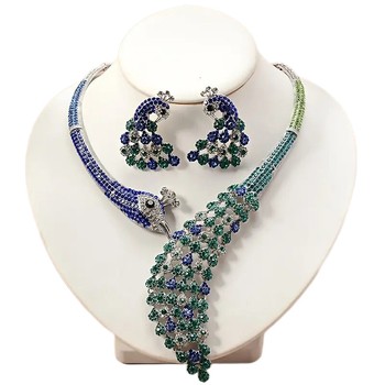 Fülbevaló és nyaklánc készlet – ötvözet, elektroplakálás, csavart lánc, állatmintás medálok