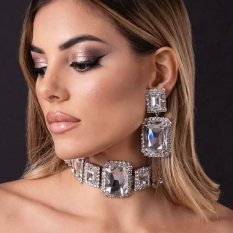 Ékszerszett: fülbevaló és nyaklánc, rhinestone, elektroplattázás, hagyományos lánc, egyéni stílus