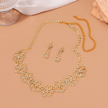 Menyasszonyi ékszerszett: nyaklánc és fülbevalók rhinestone-nal, elektroplatinált bevonat, mesterséges kristály medállal, szabályos lánccal, minták Szerelem/Vízcsepp/Harang