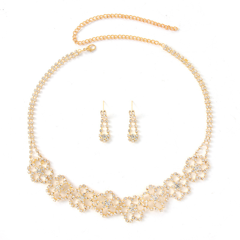 Menyasszonyi ékszerszett: nyaklánc és fülbevalók rhinestone-nal, elektroplatinált bevonat, mesterséges kristály medállal, szabályos lánccal, minták Szerelem/Vízcsepp/Harang