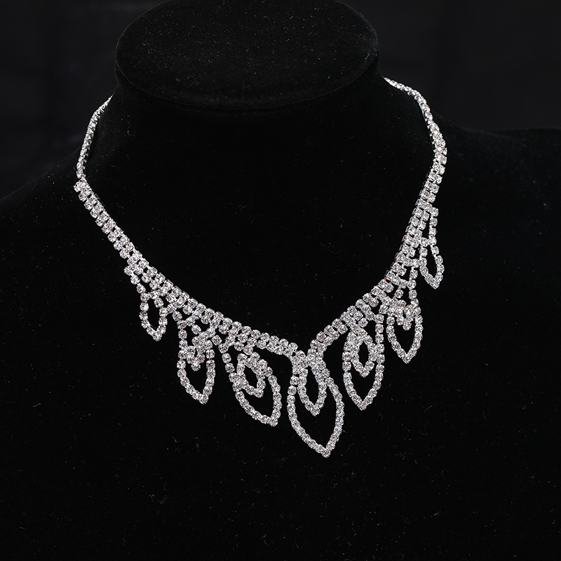 Set naušnica i ogrlice od kristala, kapljasti privjesci, elektroplatiranje završnica; stil claw chain; uzorci: srce, kapljica, zvono