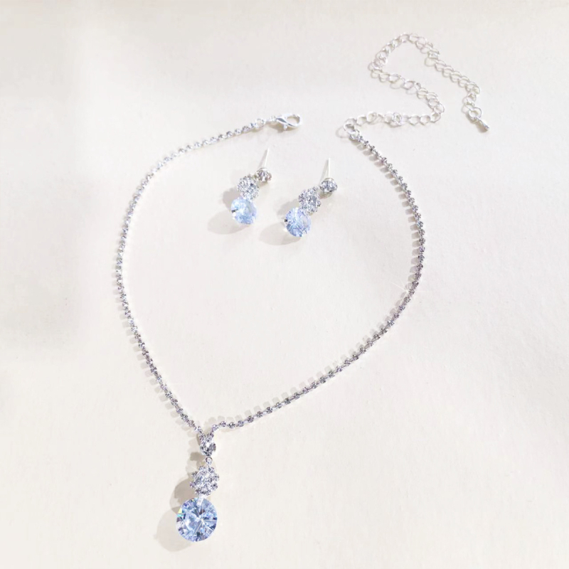 Set de bijuterii din cupru cu strasuri – cercei și colier, electroplacat, pandantiv din cristal artificial, lanț standard, stil proaspăt și dulce, primăvara 2024