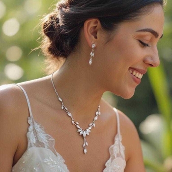 Ženski set nakita – Naušnice i ogrlica, O-oblika lančića, Rhinestone materijal, Listni uzorak, Ručno izrađeno