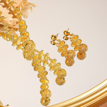 Set de bijuterii (cercei + colier) | aliaj, finisaj cu diamant, model cu plante și flori, lanț simplu, lansare toamna 2024